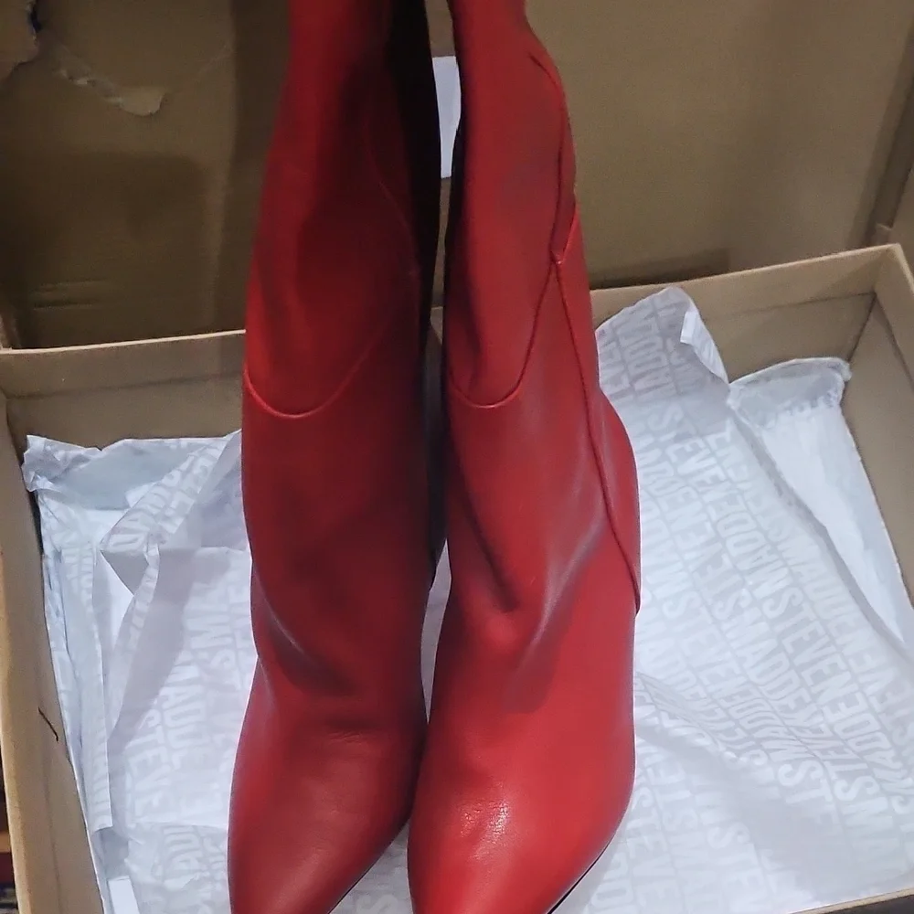 Steve Madden Women's Bellamie Knee-High Slouch Dress Boots - Red Le. USED ONCE